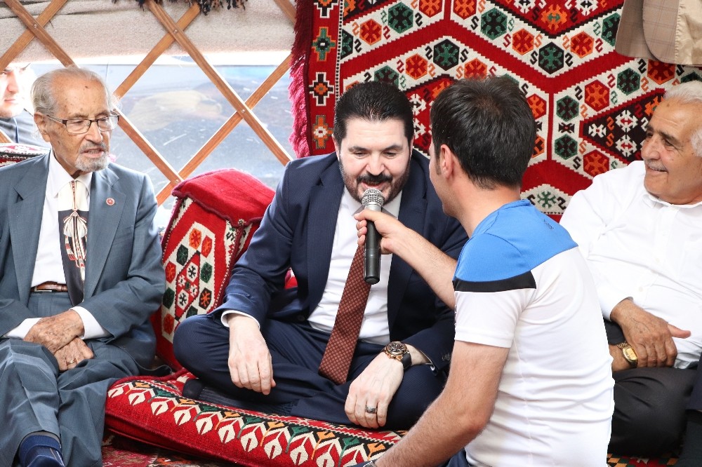 Başkan Sayan Ahlat Avrasya Kültür Şenliklerine katıldı 