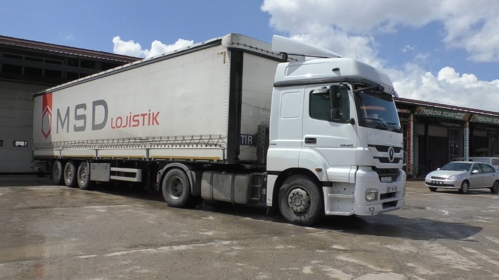 Başkan Sayan dağlardaki çobanlara yardım dağıttı 