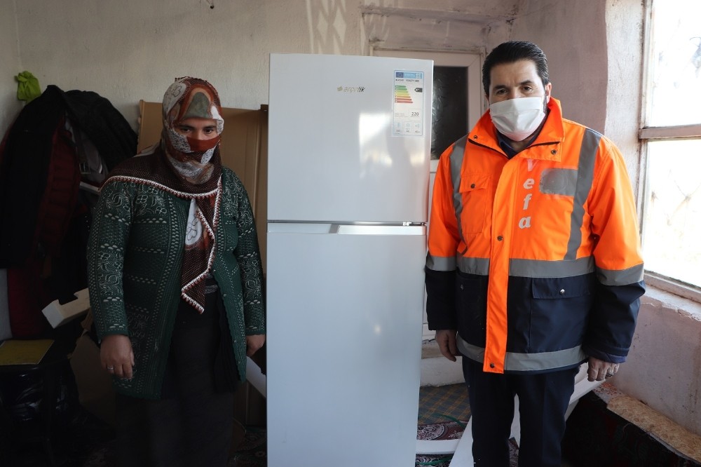 Başkan Sayan, ihtiyaç sahiplerine ulaşmaya devam ediyor 