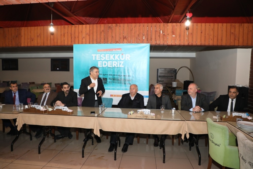 Başkan Şayir’den emekli olan belediye personeline vefa yemeği 