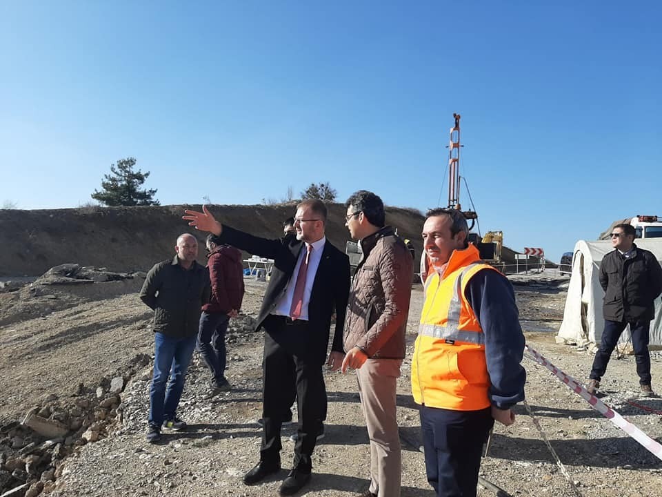 Başkan Sebahattin Ceyhun: ’’Heyelan, mevcut yolumuza bir zarar vermemiştir’’ 