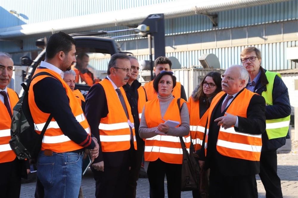 Başkan Seçen, Almanya’nın Neuus şehrinde incelemelerde bulundu 