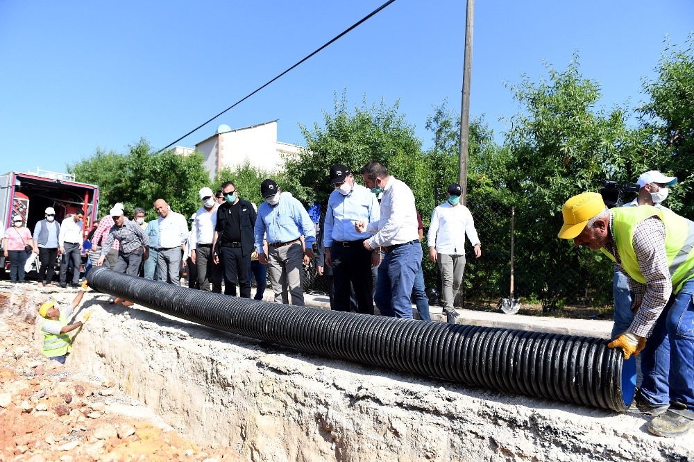 Başkan Seçer, kanalizasyon hattı çalışmalarını inceledi 