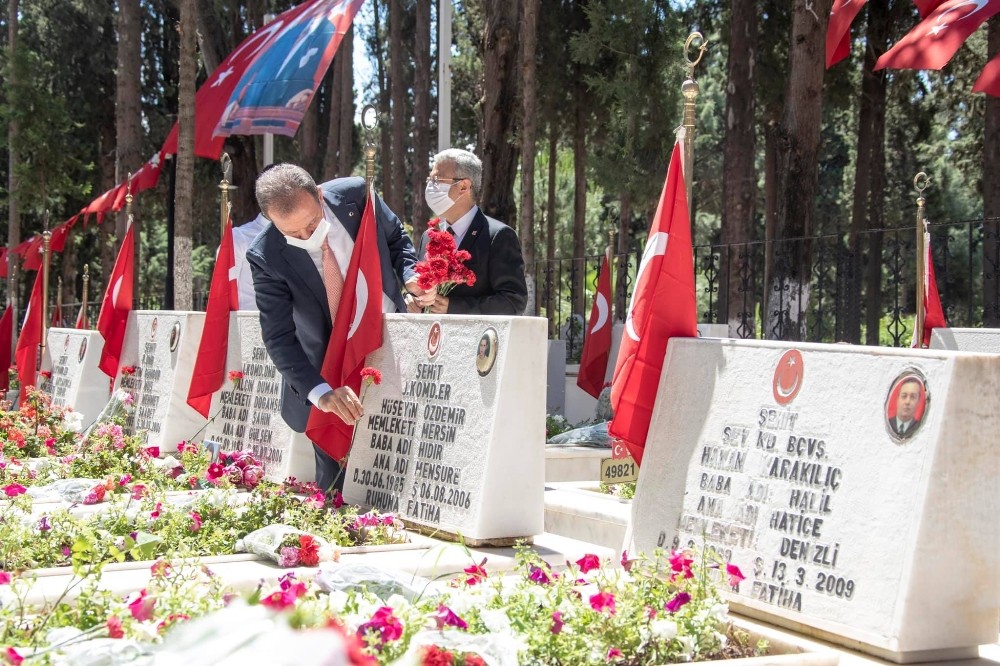 Başkan Seçer, şehit ailelerini yalnız bırakmadı 