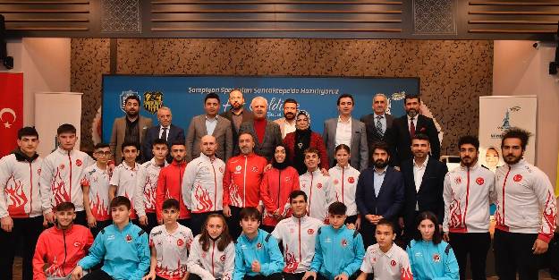 Başkan Şeyma Döğücü Sancaktepeli şampiyon sporcular ile buluştu