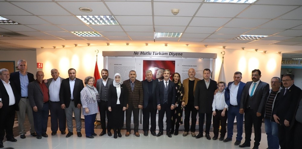 Başkan Şirin’den meclis üyelerine plaketli teşekkür 