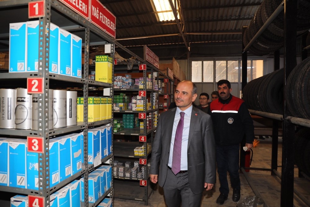 Başkan Söğüt teknik hizmetler alanındaki atölyeleri gezdi 
