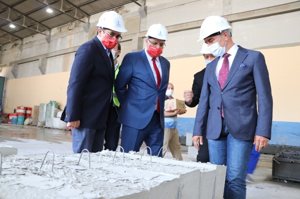 Başkan Soyer, bayramlaşmaya İZBETON’da başladı 