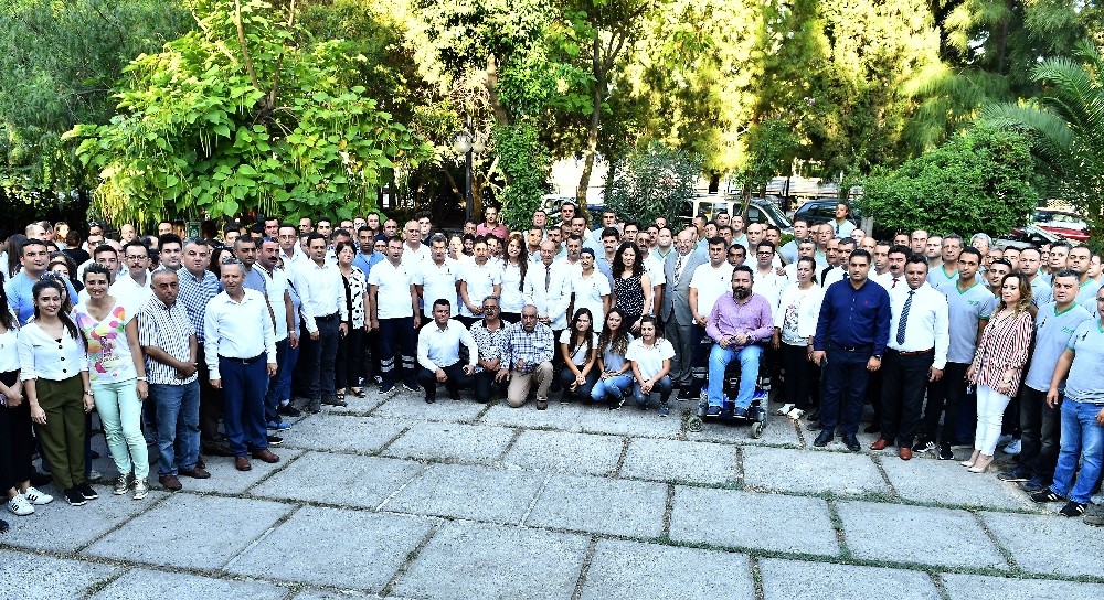 Başkan Soyer, güne bayram kutlamasıyla başladı 
