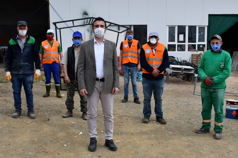 Başkan Tanır, işçileri unutmadı 