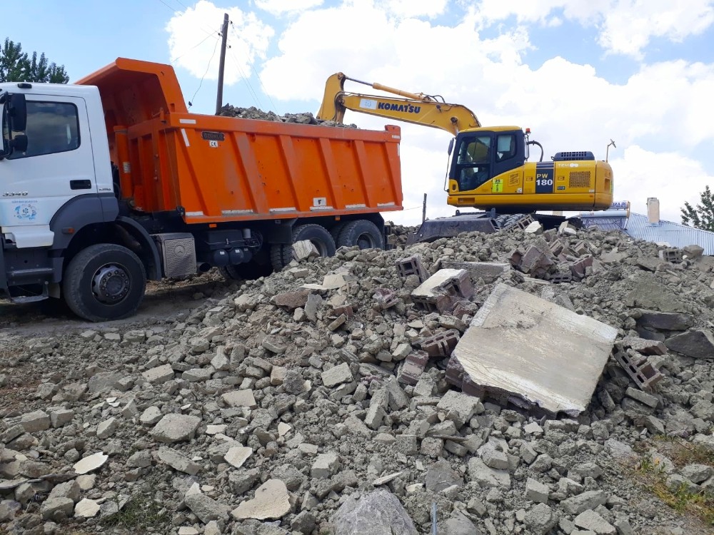 Başkan Tanış: “Korona virüsüne rağmen hizmetlerimiz aksamadı” 