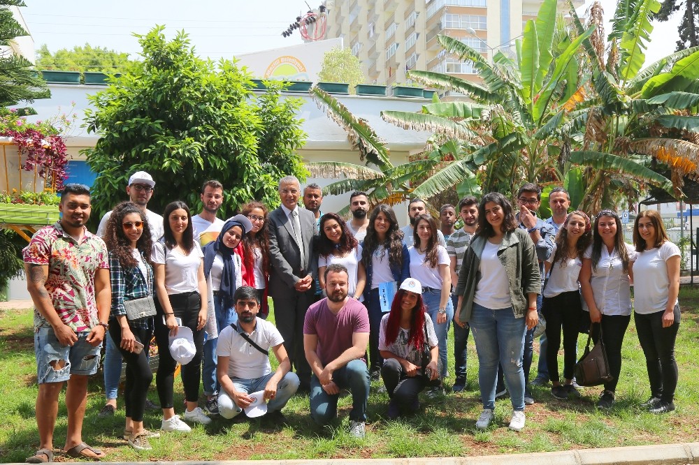 Başkan Tarhan, kadın üretici pazarlarını üniversite öğrencilerine de açıyor 