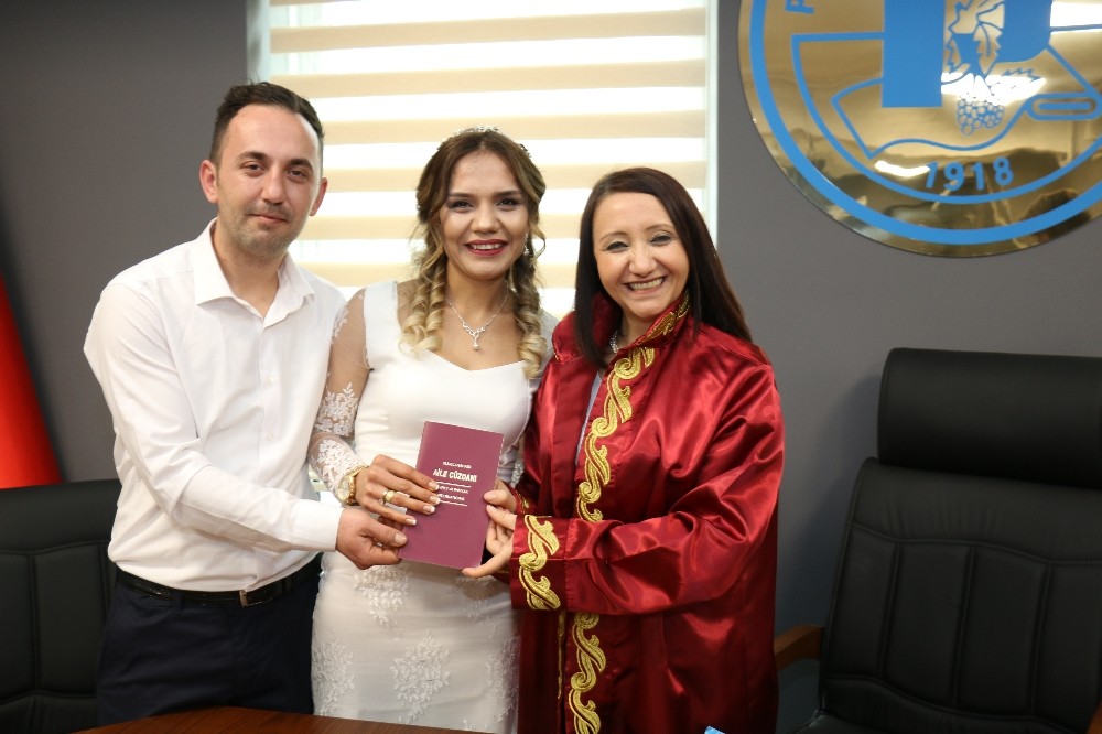 Başkan Tekin 3 çiftin nikahını kıydı 