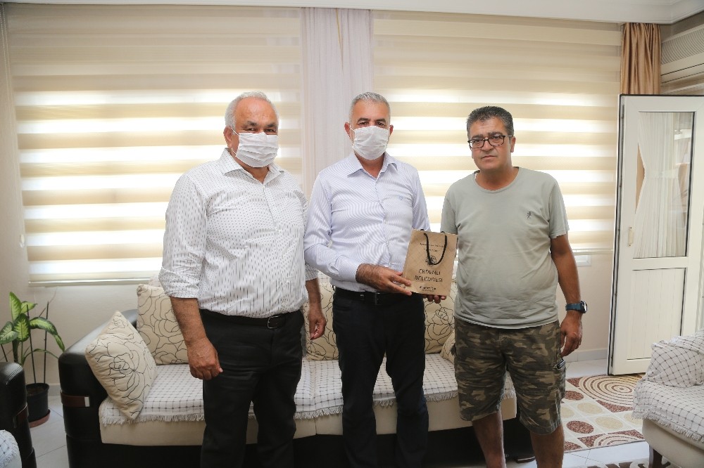 Başkan Tollu’dan şehit babalarına ziyaret 