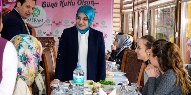 Başkan Toru bayan gazetecilerle buluştu