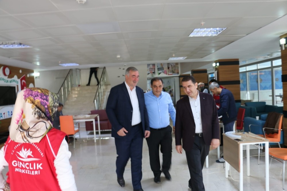 Başkan Turanlı, gençleri tebrik etti 