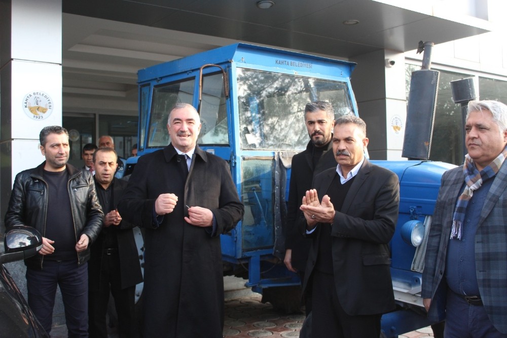 Başkan Turanlı, makam aracını bıraktı 
