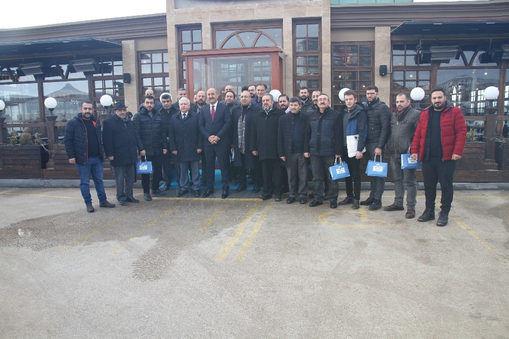 Başkan Türkyılmaz: “Gazeteciler siyasilerin bir parçasıdır” 