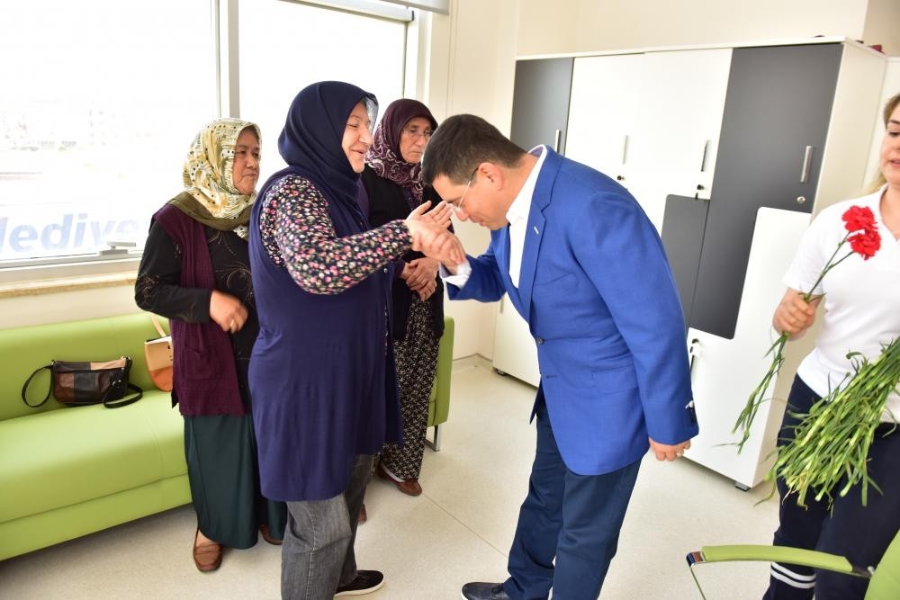 Başkan Tütüncü’den Anneler Günü mesajı 