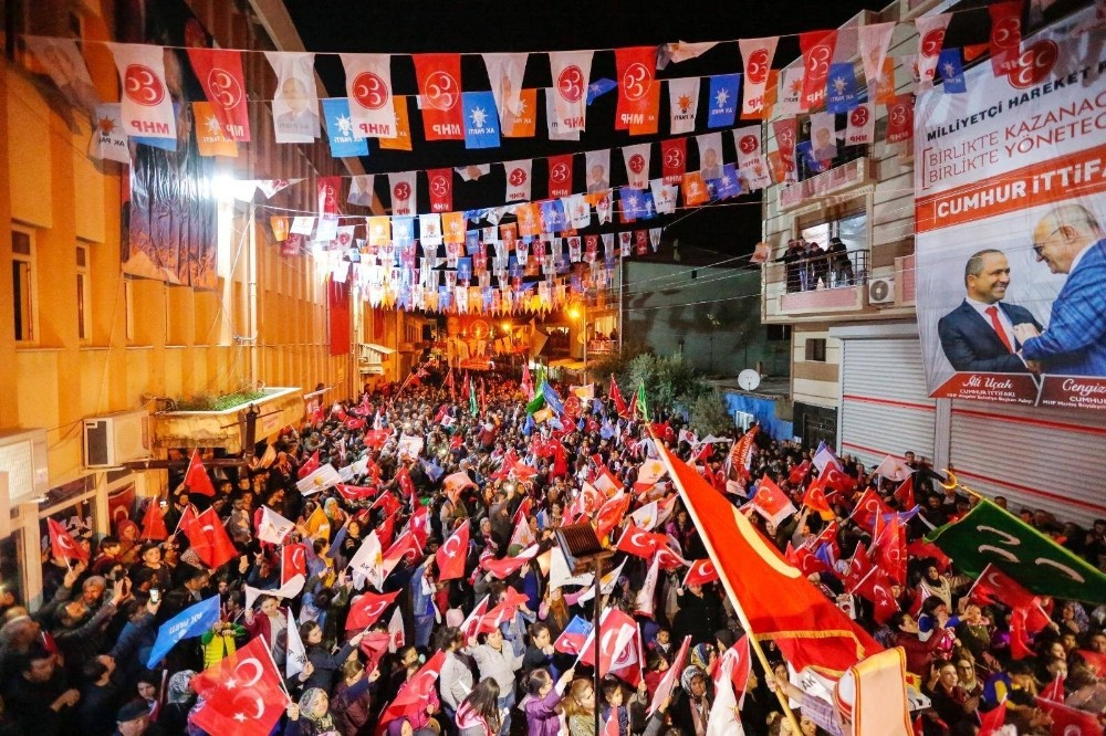 Başkan Uçak Yeşilyurt Mahallesinde vatandaşlarla buluştu 