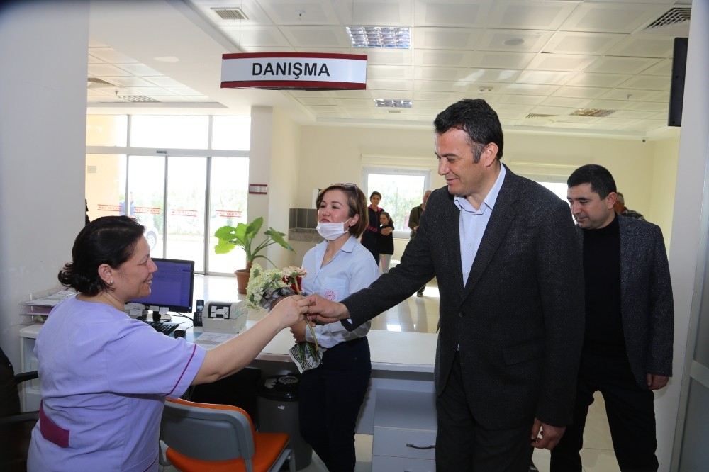 Başkan Ulutaş, sağlık çalışanlarının Tıp Bayramını kutladı 