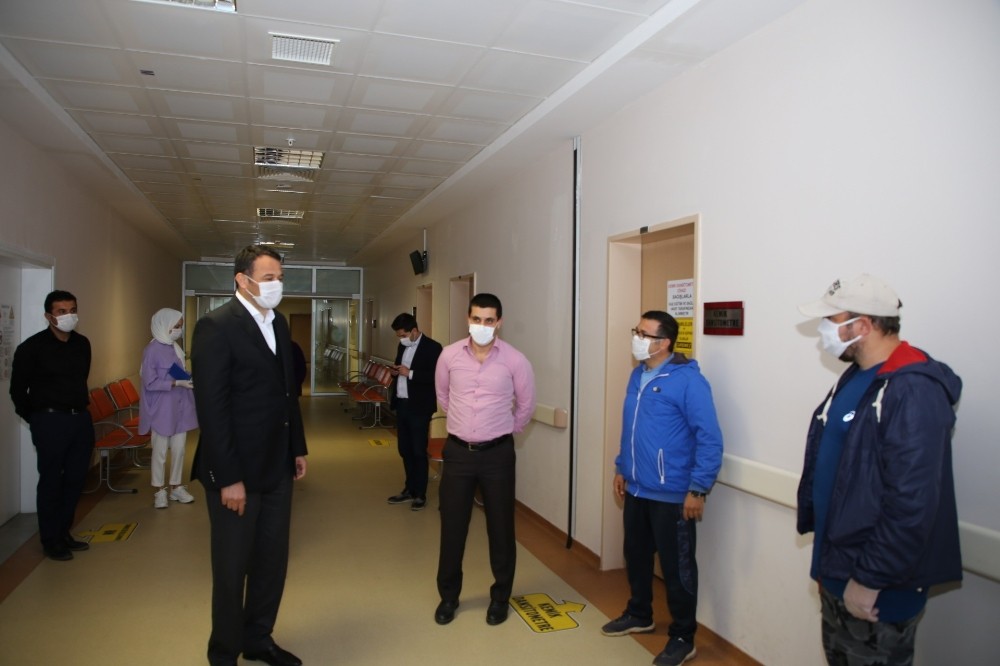 Başkan Ulutaş’tan Sağlık Çalışanlarına Moral Ziyareti 