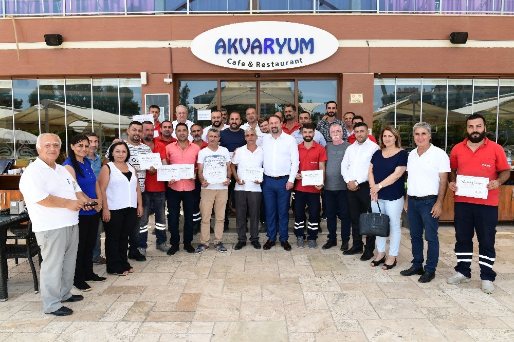 Başkan Utku Gümrükçü’den moloz ekibine teşekkür belgesi 