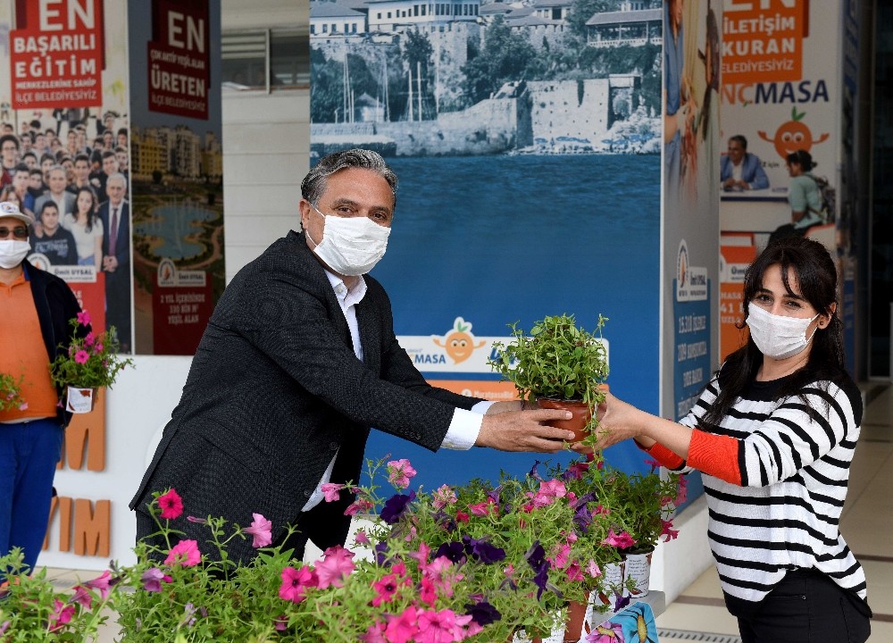 Başkan Uysal, Anneler Günü’nü kutladı 