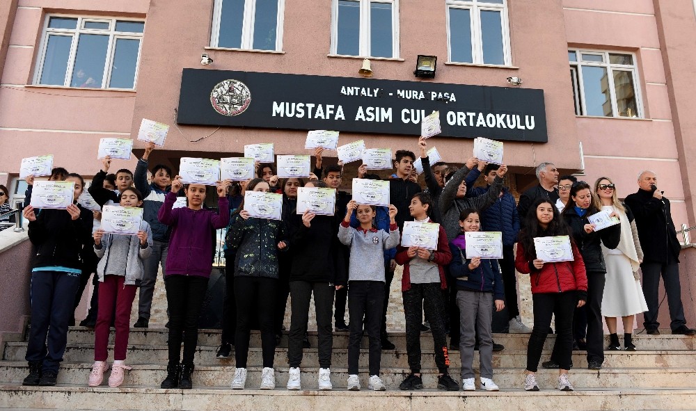 Başkan Uysal, çevreci öğrencileri kutladı 