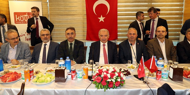 Mevlüt Uysal: Gençlerimize karşı bonkörüz