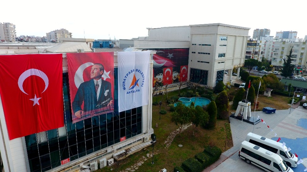 Başkan Uysal’dan Türk Bayrağı talimatı 