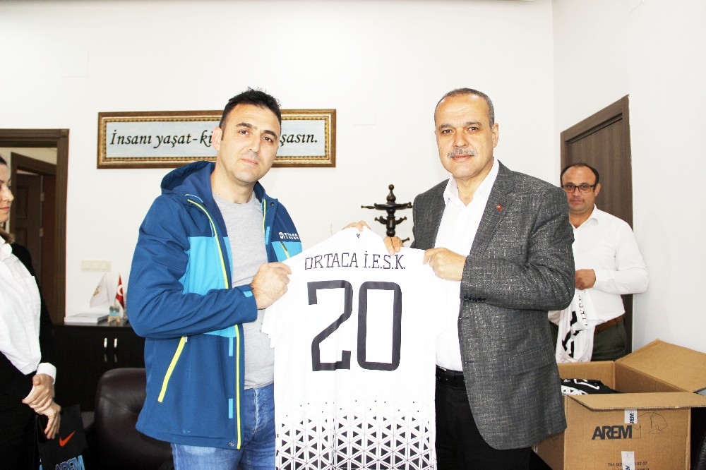 Başkan Uzundemir’den özel sporculara anlamlı destek 