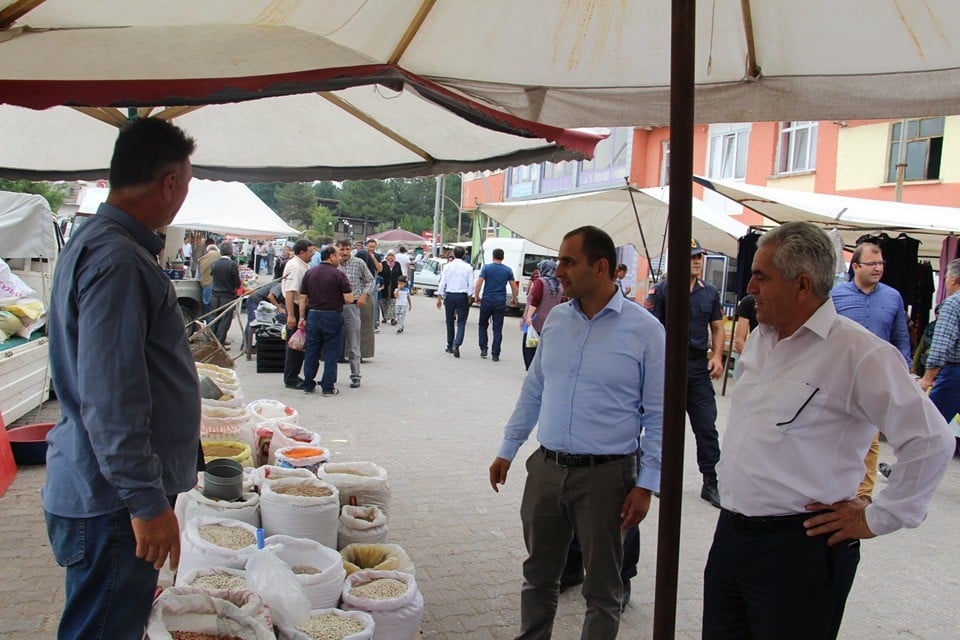 Başkan ve Kaymakam Pazar esnafının sorunlarını dinledi 