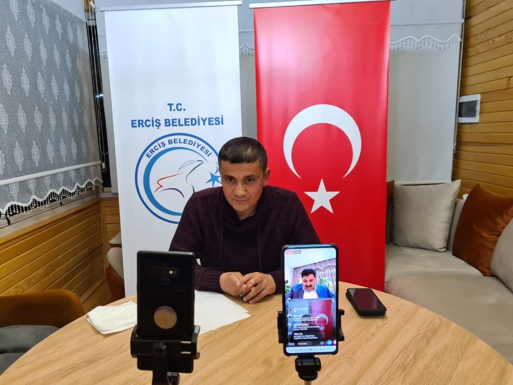 Başkan Vekili Mehmetbeyoğlu, sosyal medyada vatandaşların sorularını yanıtladı 