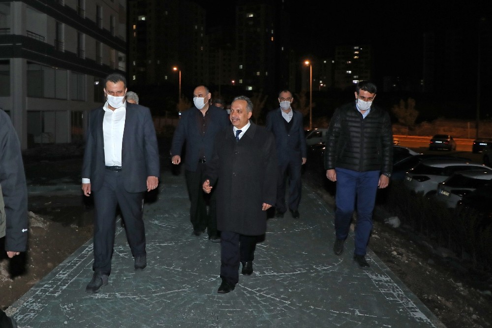 Başkan Yalçın’ın gece mesaisi 