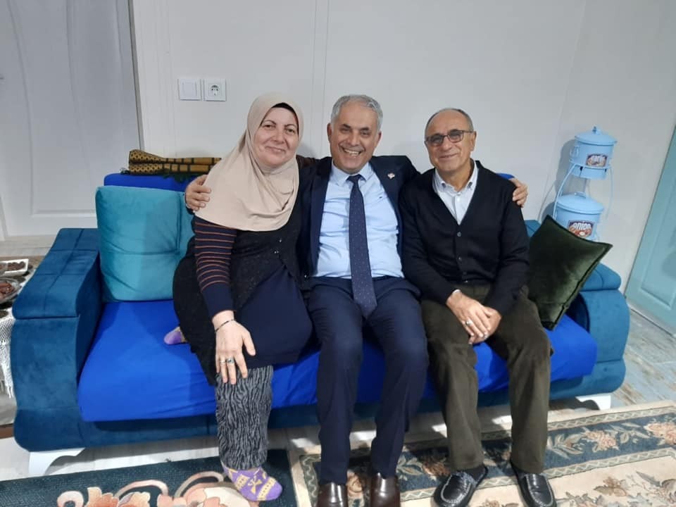 Başkan Yaman Umre’den dönen çifti ziyaret etti 