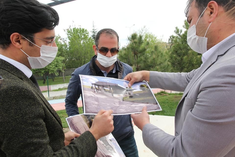 Başkan yardımcıları belediye yatırımlarını inceledi 