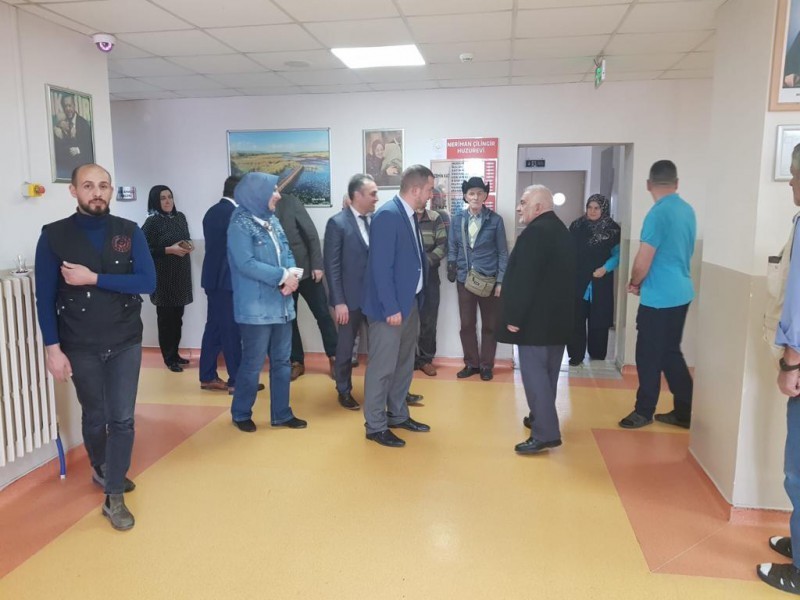 Başkan yardımcısı Gösterişli huzurevi sakinlerine ziyaret etti 
