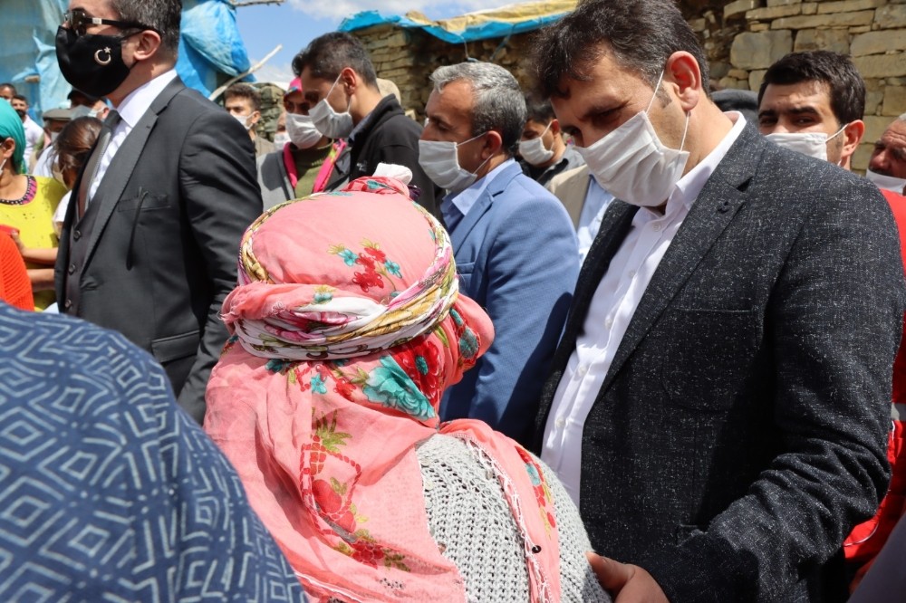 Başkan Yaşar, depremzelerini yalnız bırakmadı 