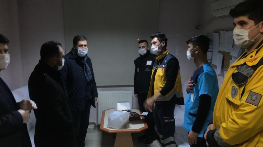 Başkan Yavaş’tan sağlık çalışanlarına moral ziyareti 