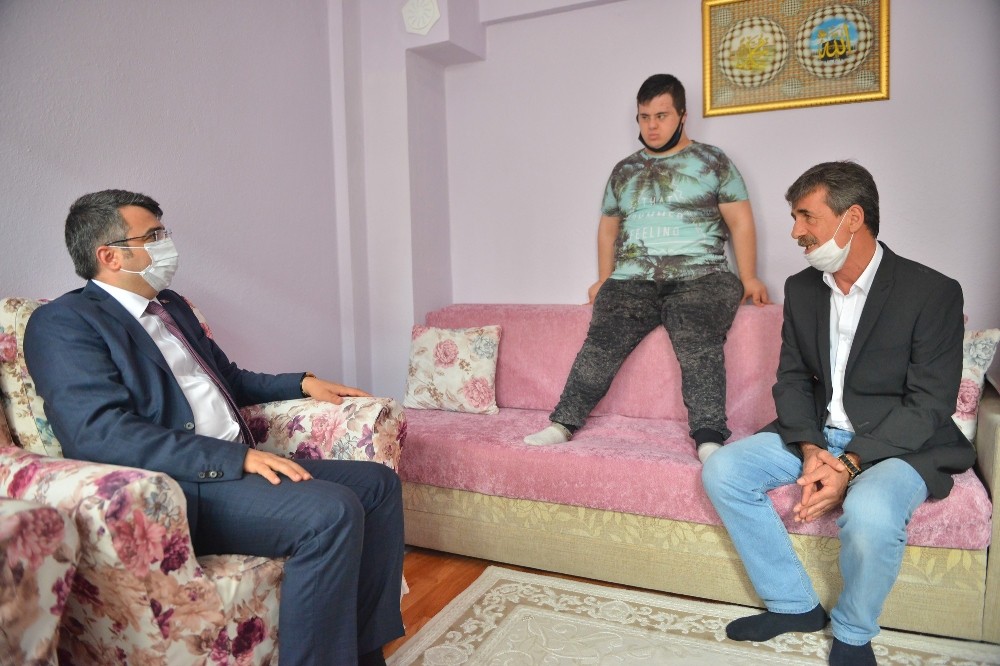 Başkan Yılmaz, anlamlı Babalar Günü kutlaması 