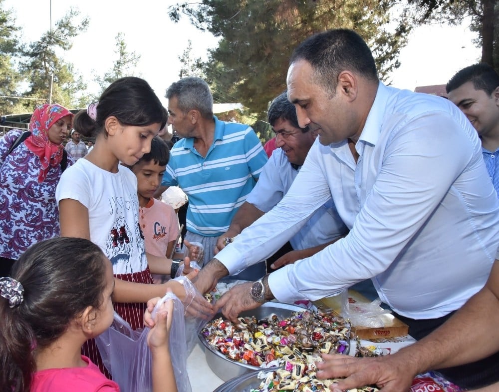 Başkan Yılmaz, bayramda kırsal mahallelerde 