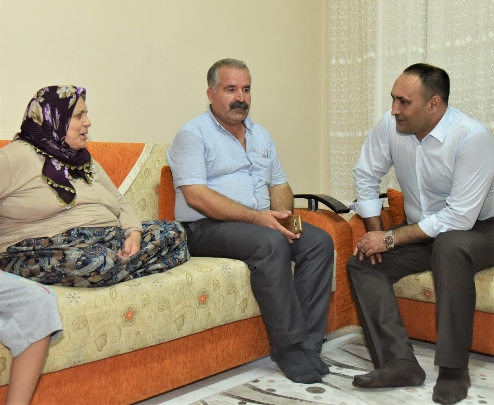 Başkan Yılmaz, minik Rukiye’nin tekerlekli sandalye istediği geri çevirmedi 