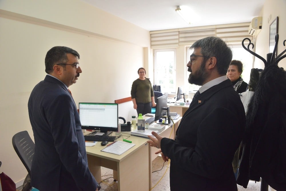 Başkan Yılmaz’dan sağlık neferlerine ziyaret 