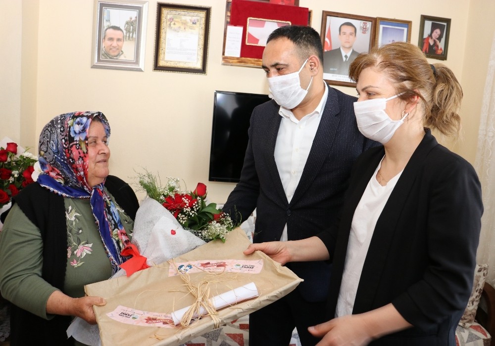 Başkan Yılmaz’dan şehit annelerine anlamlı ziyaret 
