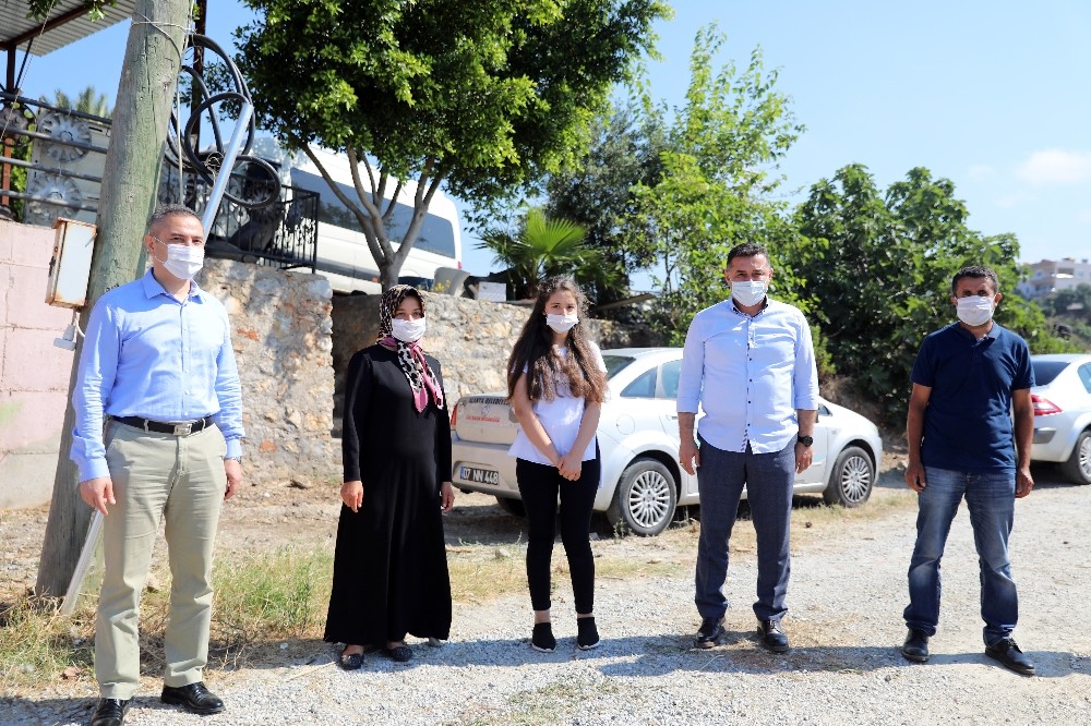 Başkan Yücel çevreci çocukları evlerinde ödüllendirdi 