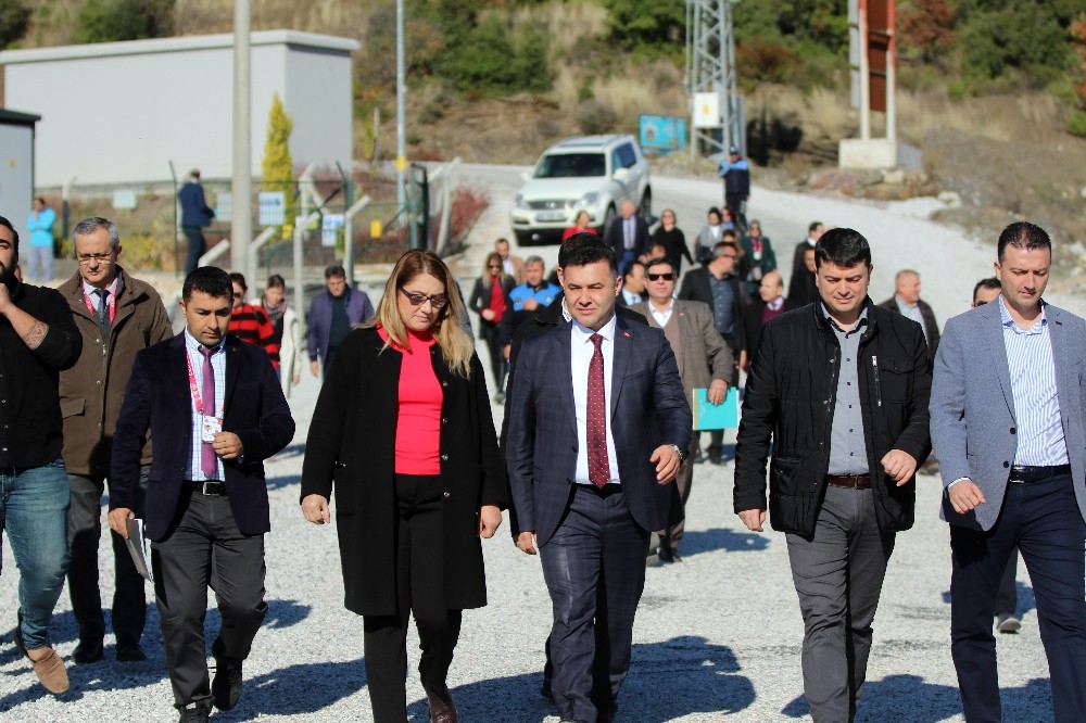 Başkan Yücel Meclis Üyelerine Batı Alanya’daki projelerini tanıttı 