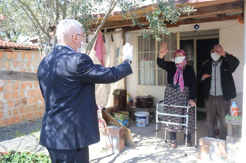 Başkan Yüksel Ergene’de kapı kapı geziyor 