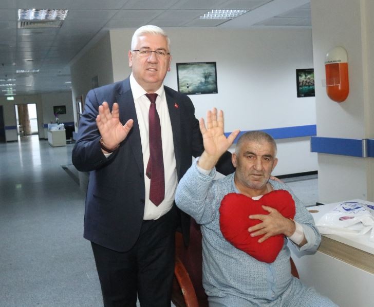 Başkan Yüksel geleneği bozmadı 
