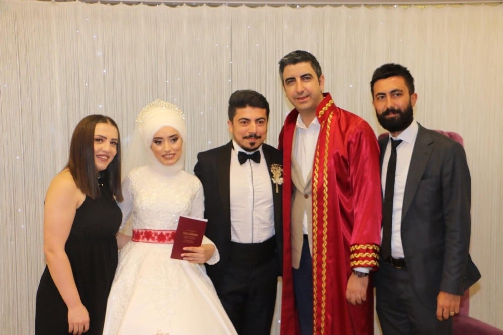 Başkan Yüksel, ilkokuldaki sıra arkadaşının nikahını kıydı 